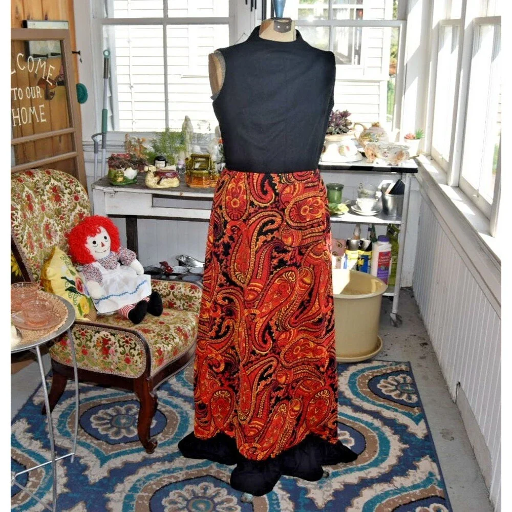Vintage 70s Maxi Hostess Dress Sleeveless Red Black Tribal Print Ruffle Hem Med